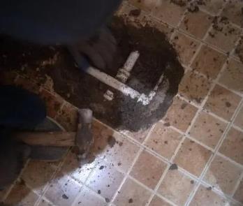 正安卫生间漏水维修公司为您分享下卫生间渗水如何处理及注意事项